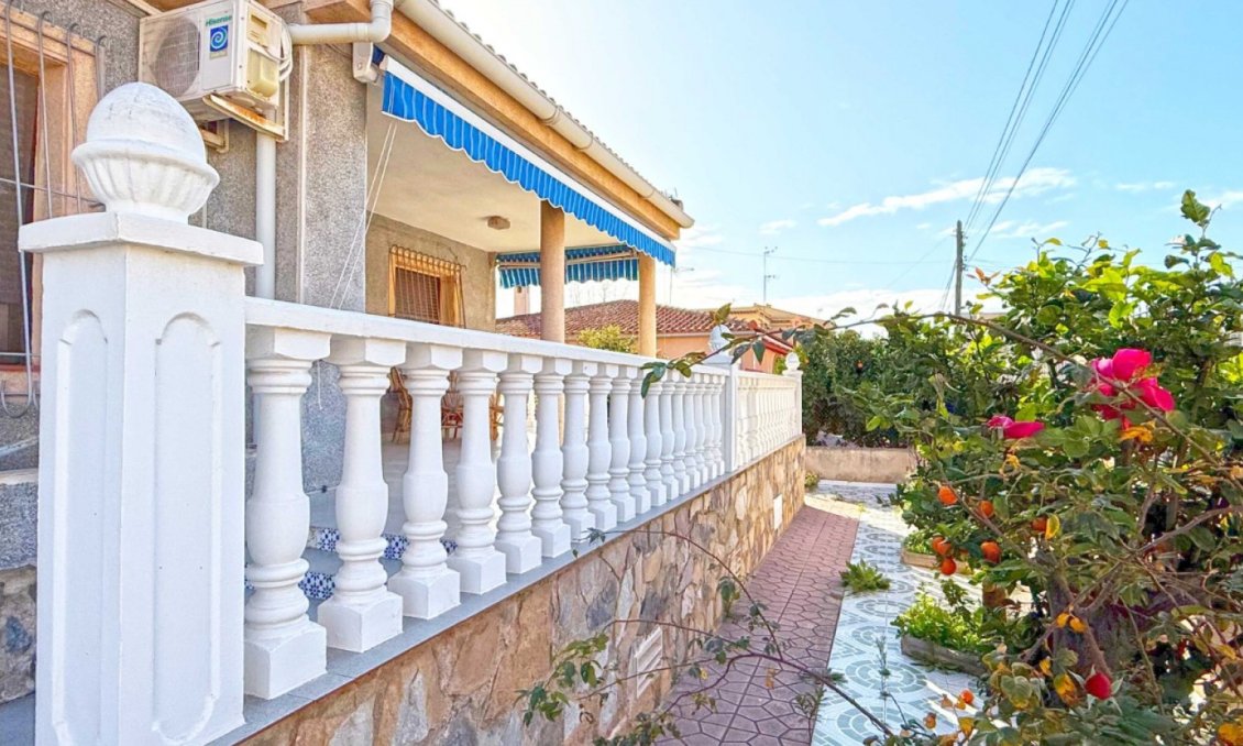 Segunda mano - Villa -
Torrevieja - Costa Blanca