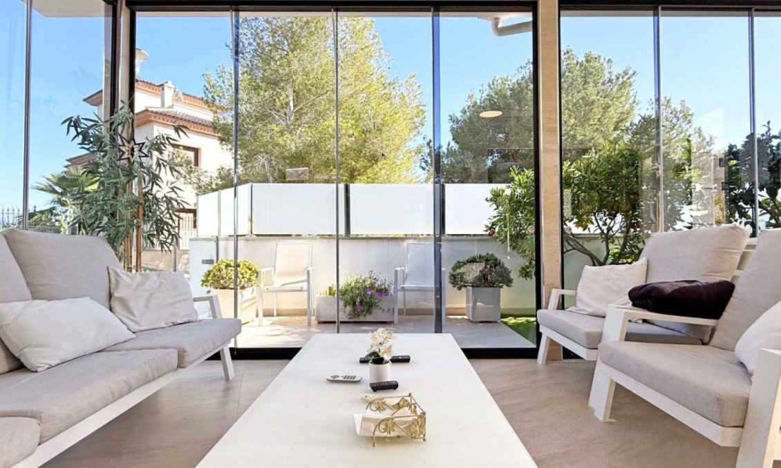 Wiederverkauf - Villa -
Orihuela Costa - Costa Blanca