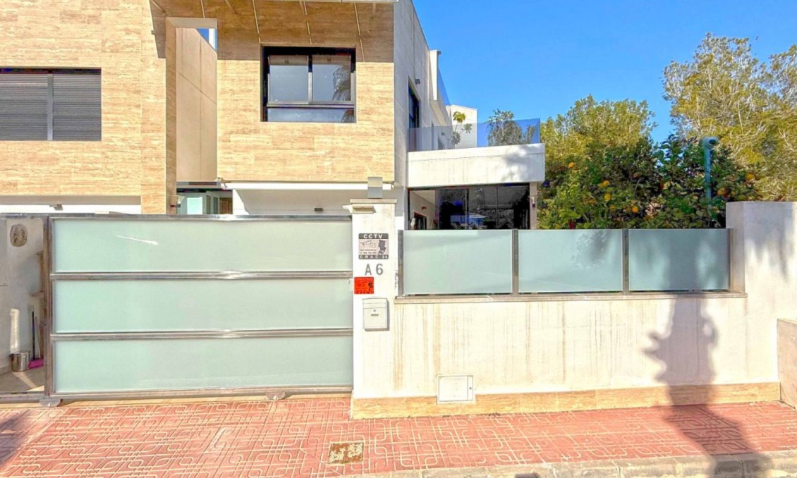 Wiederverkauf - Villa -
Orihuela Costa - Costa Blanca