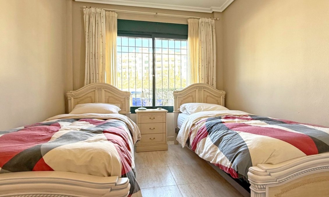 Segunda mano - Apartamento -
Orihuela Costa - Costa Blanca