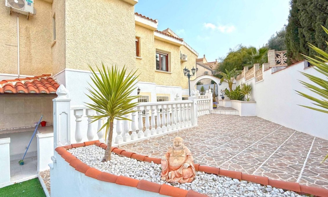 Segunda mano - Villa -
Ciudad Quesada - Costa Blanca
