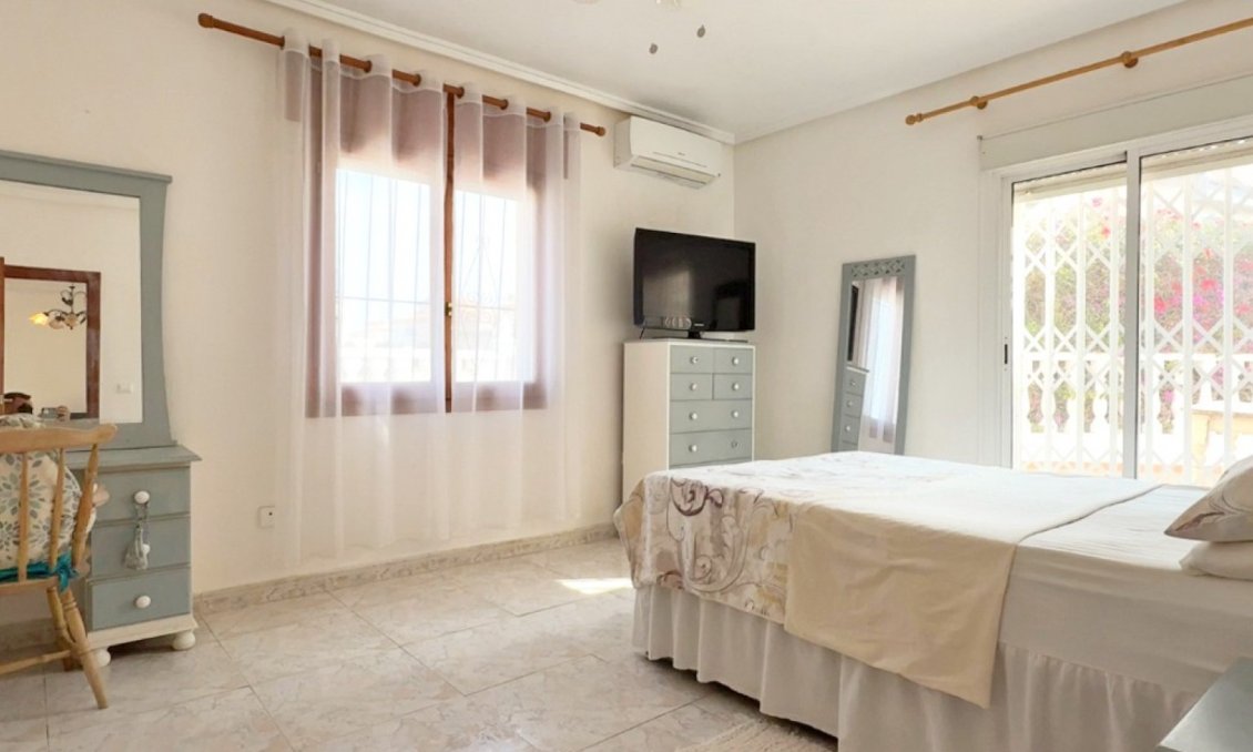 Segunda mano - Villa -
Ciudad Quesada - Costa Blanca