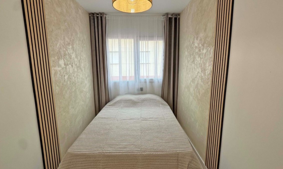 Wiederverkauf - Wohnung -
Torrevieja - Costa Blanca