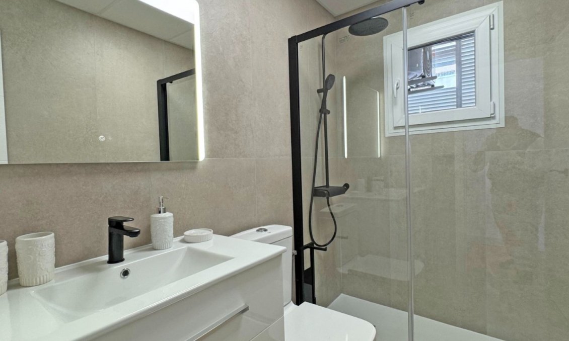 Wiederverkauf - Wohnung -
Torrevieja - Costa Blanca