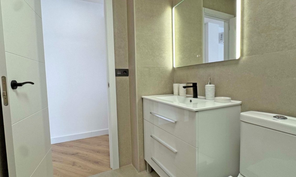 Wiederverkauf - Wohnung -
Torrevieja - Costa Blanca