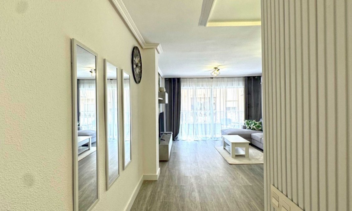Használt Ingatlanok - Apartman -
Torrevieja - Costa Blanca