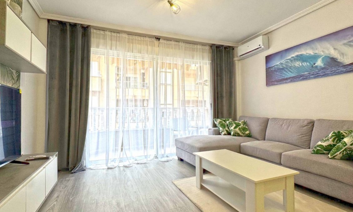 Használt Ingatlanok - Apartman -
Torrevieja - Costa Blanca