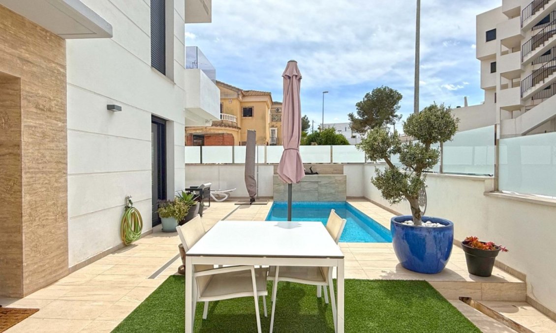 Wiederverkauf - Villa -
Orihuela Costa - Costa Blanca