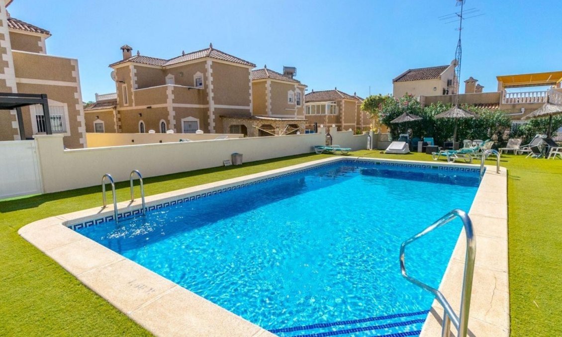 Segunda mano - Villa -
Orihuela Costa - Costa Blanca