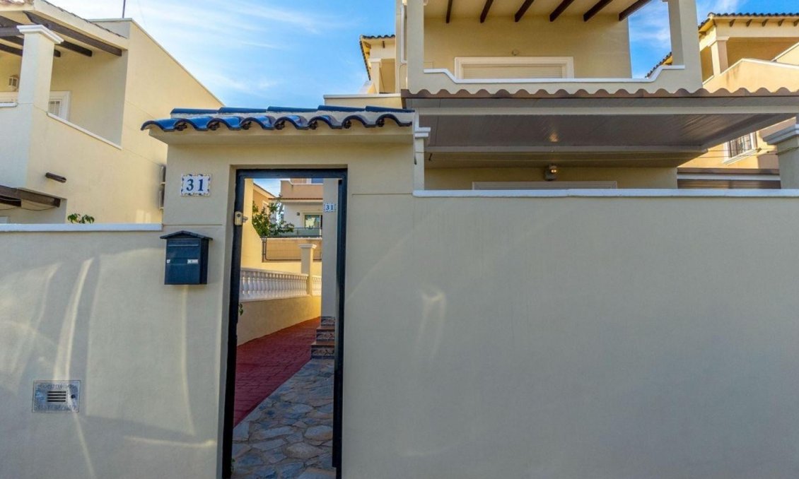 Segunda mano - Villa -
Orihuela Costa - Costa Blanca