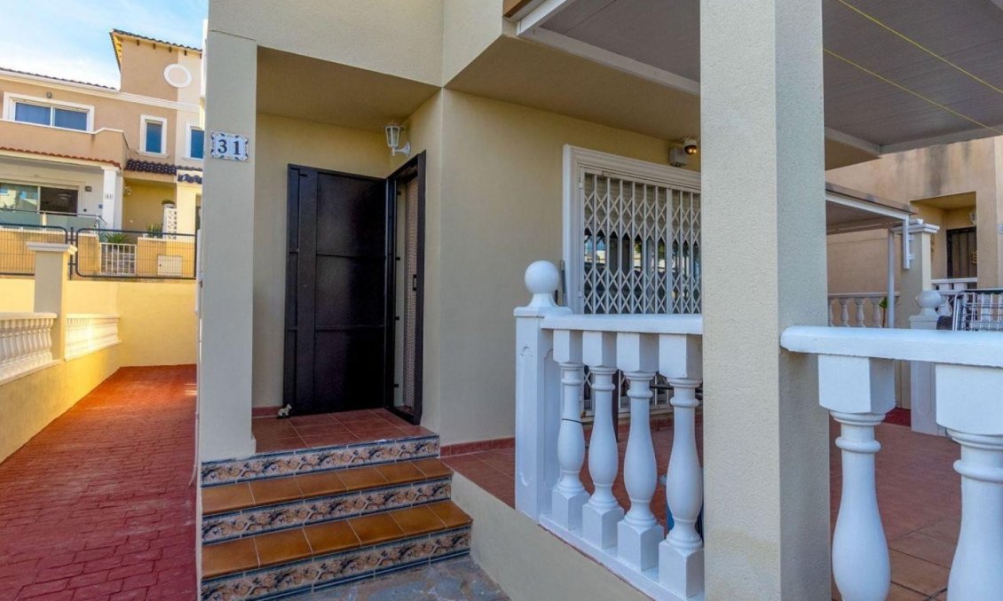 Segunda mano - Villa -
Orihuela Costa - Costa Blanca