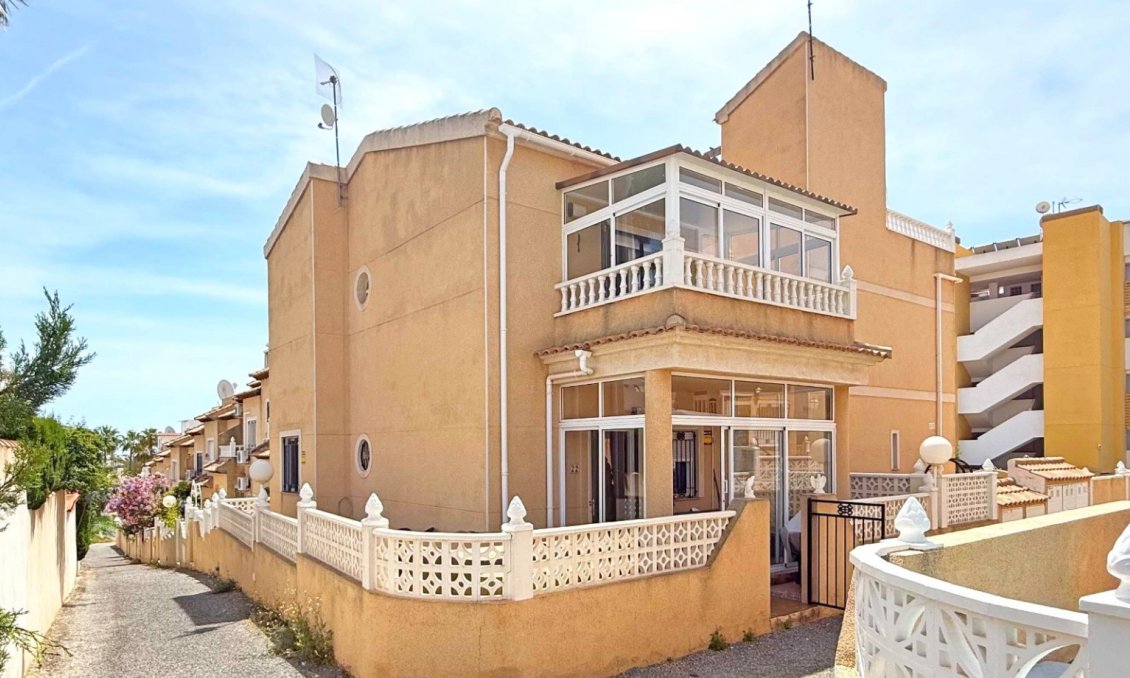 Segunda mano - Villa -
Orihuela Costa - Costa Blanca