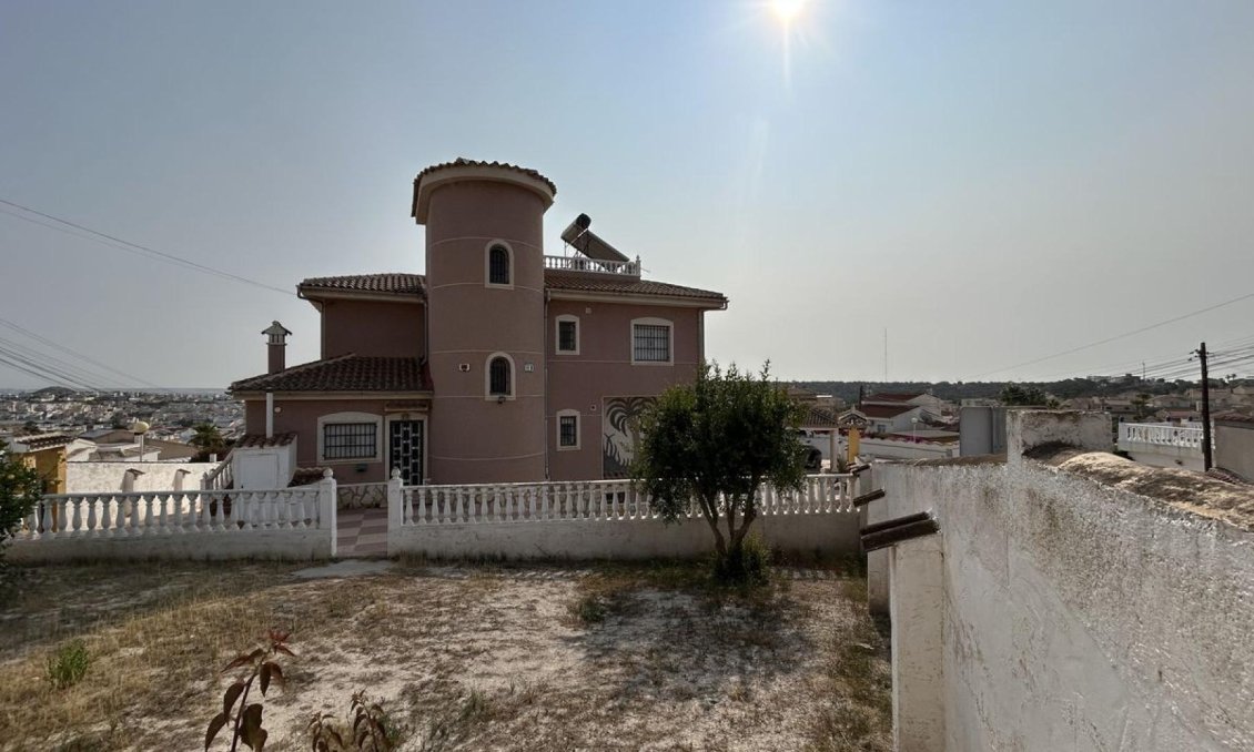 Segunda mano - Villa -
Ciudad Quesada - Costa Blanca
