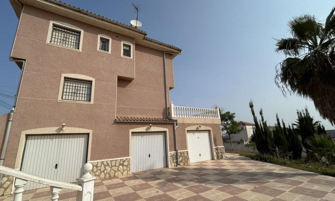 Segunda mano - Villa -
Ciudad Quesada - Costa Blanca
