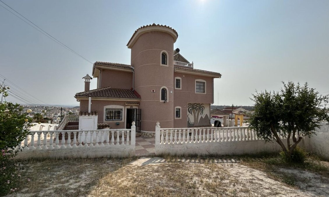 Segunda mano - Villa -
Ciudad Quesada - Costa Blanca