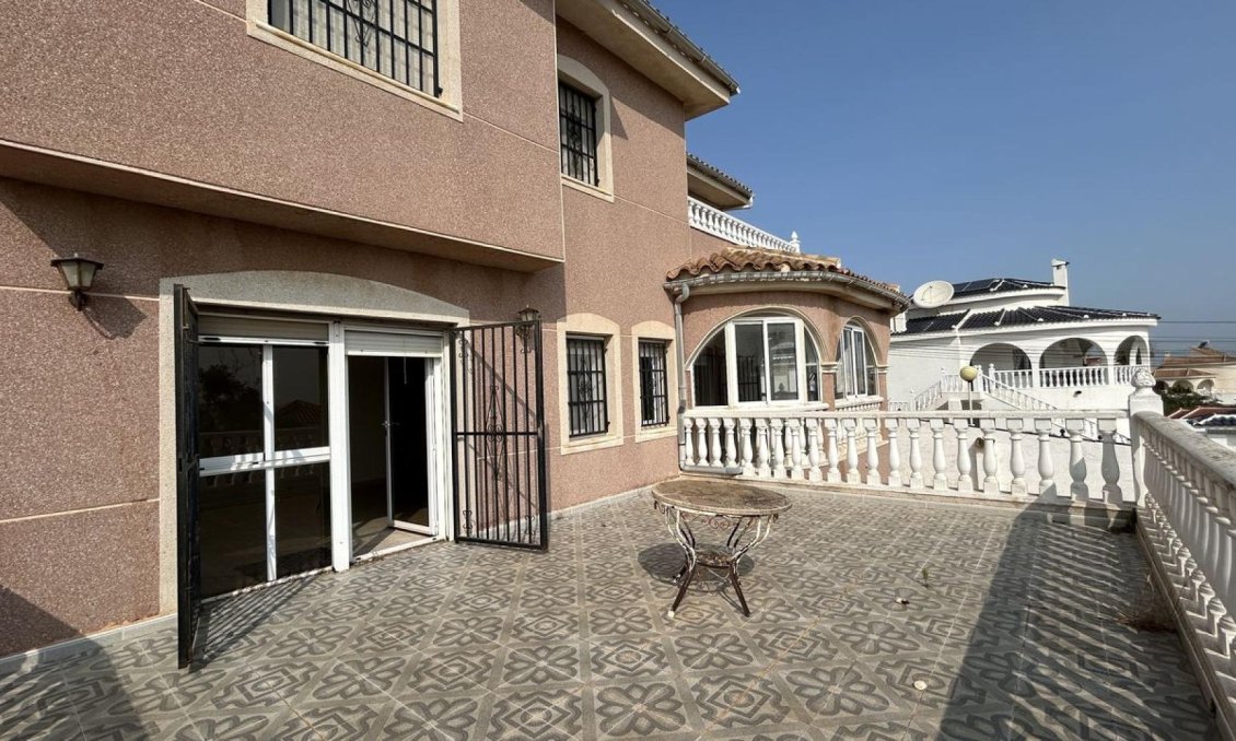 Segunda mano - Villa -
Ciudad Quesada - Costa Blanca