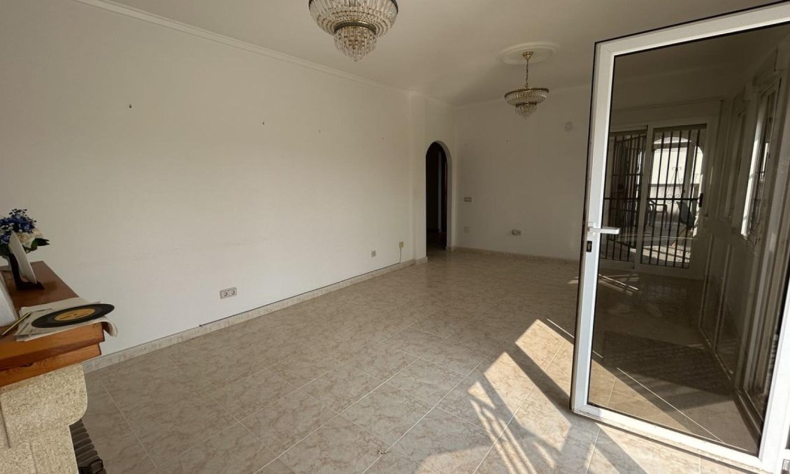 Segunda mano - Villa -
Ciudad Quesada - Costa Blanca