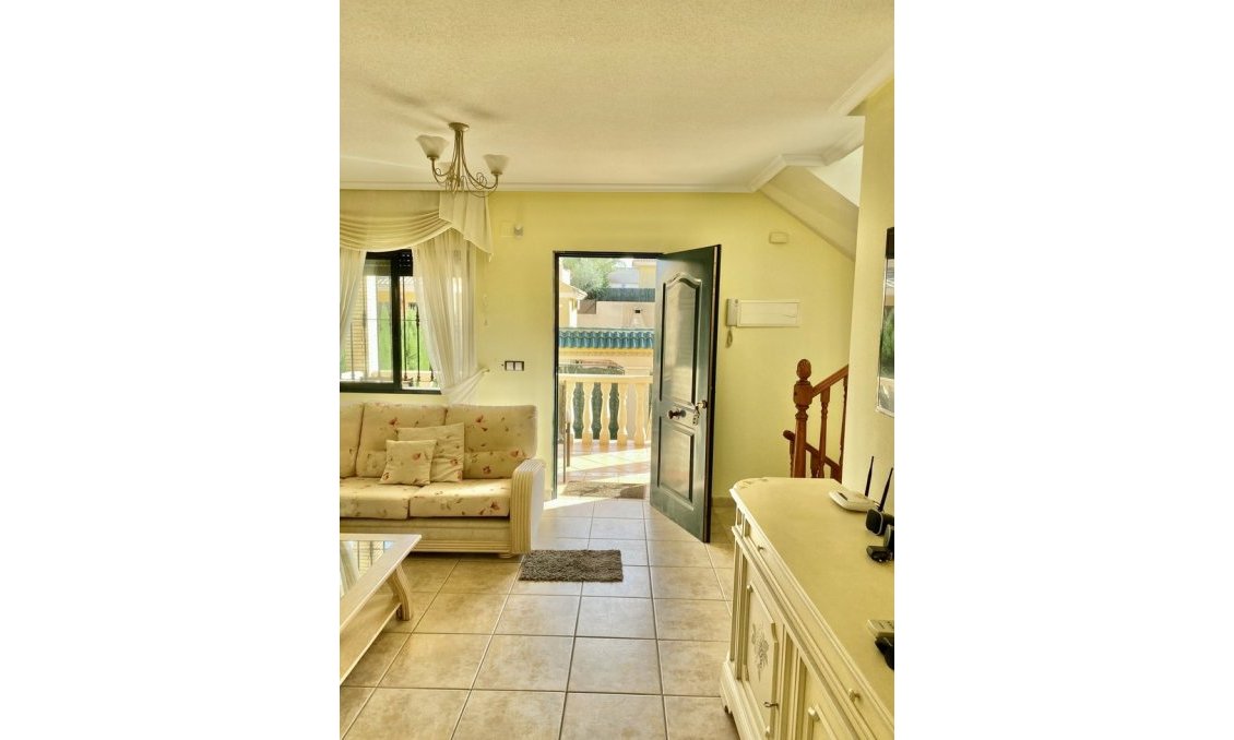 Wiederverkauf - Semi Detached -
Villamartin