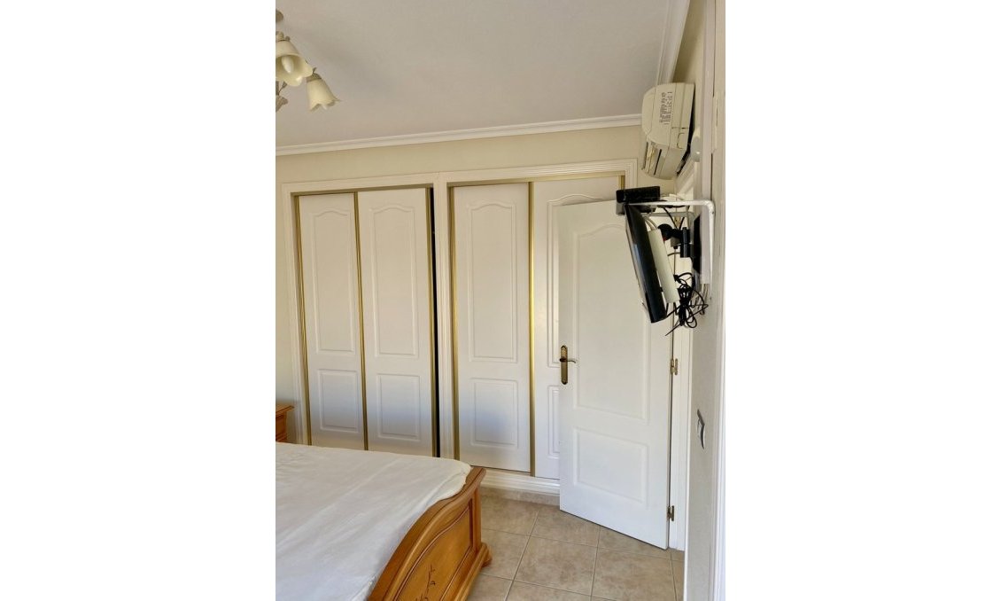 Wiederverkauf - Semi Detached -
Villamartin