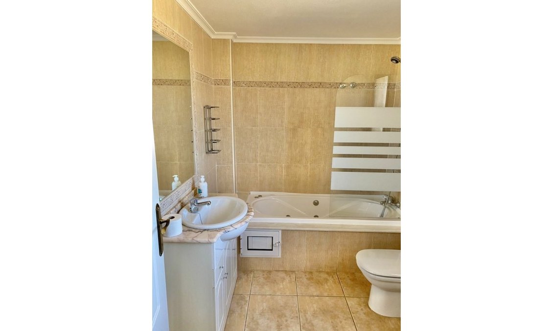 Wiederverkauf - Semi Detached -
Villamartin
