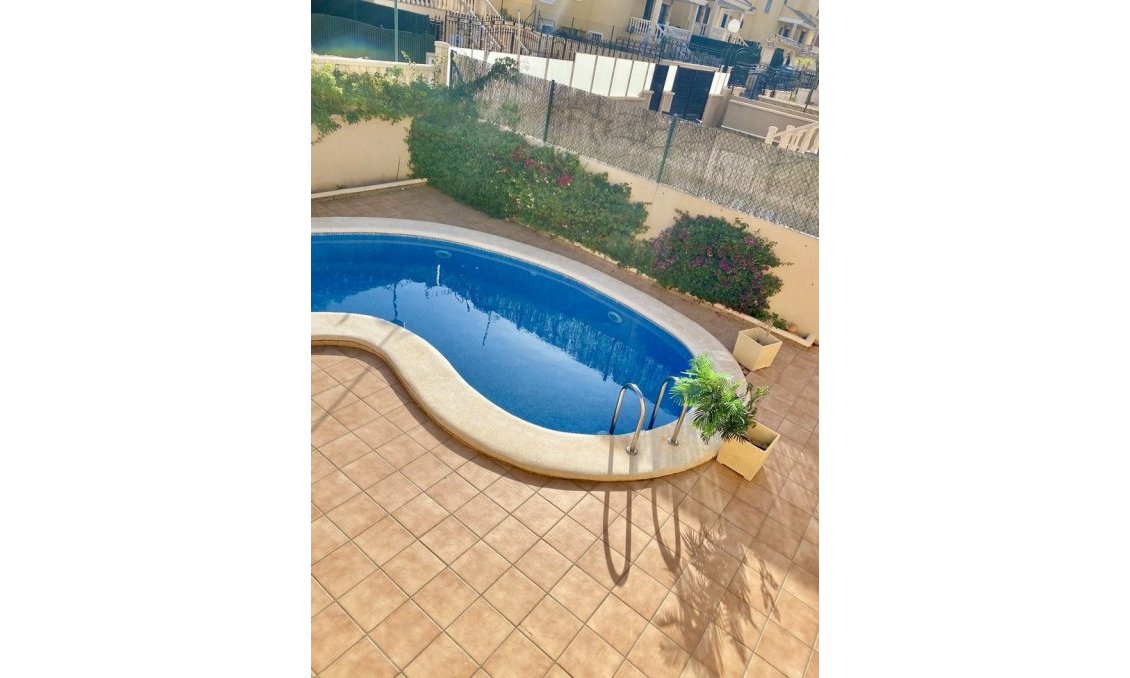 Wiederverkauf - Semi Detached -
Villamartin