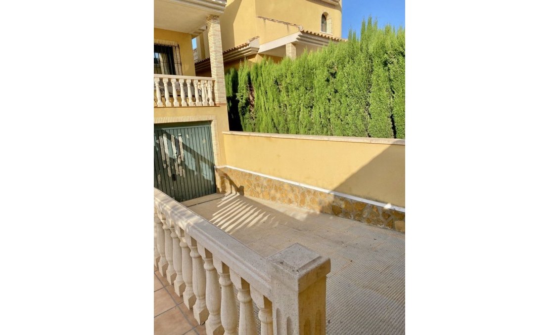 Wiederverkauf - Semi Detached -
Villamartin