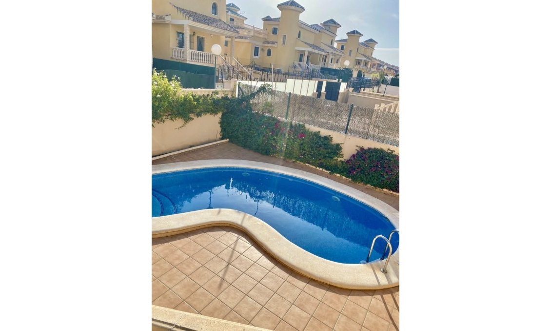 Wiederverkauf - Semi Detached -
Villamartin