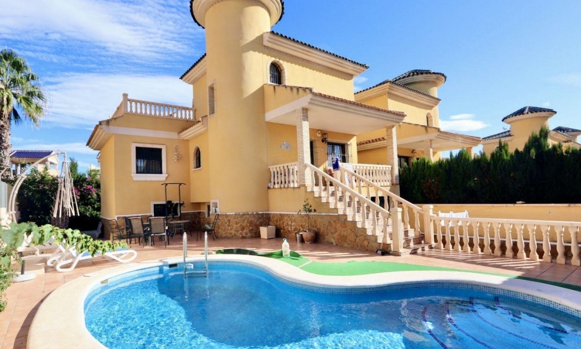 Wiederverkauf - Semi Detached -
Villamartin
