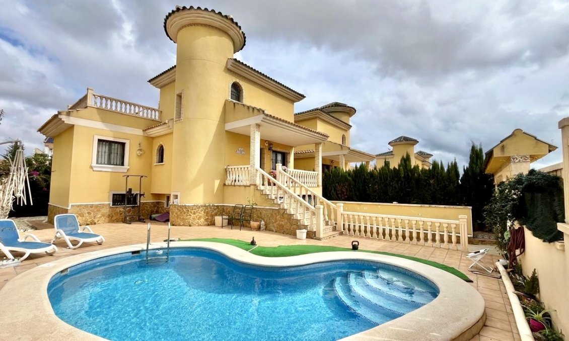Wiederverkauf - Semi Detached -
Villamartin