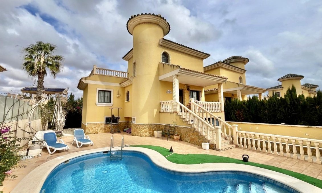 Wiederverkauf - Semi Detached -
Villamartin