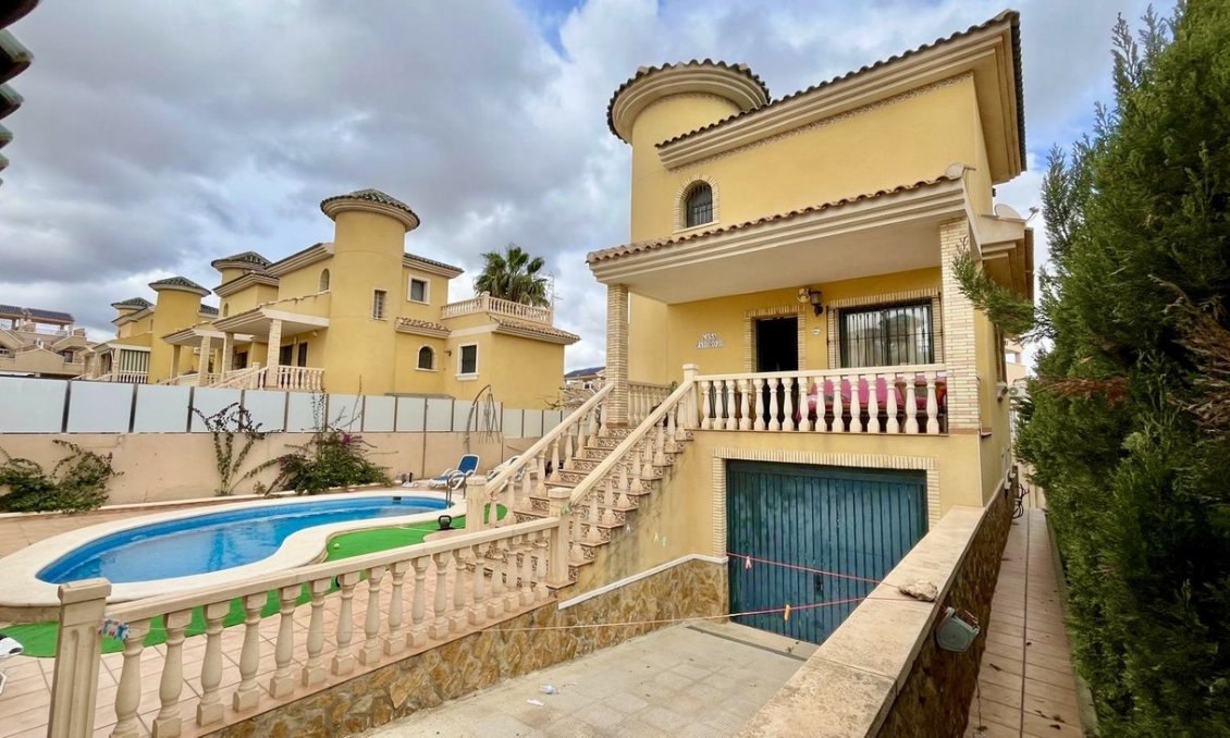 Wiederverkauf - Semi Detached -
Villamartin