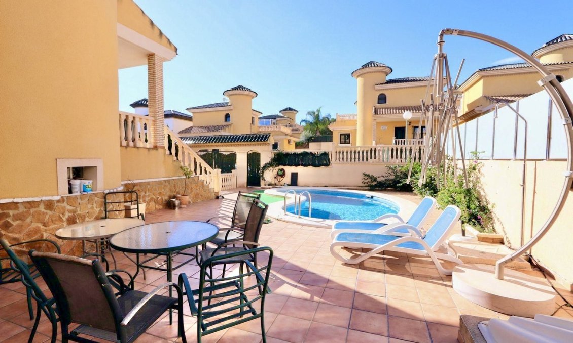 Wiederverkauf - Semi Detached -
Villamartin