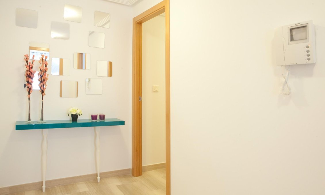 Segunda mano - Apartamento -
Santa Pola - Centro