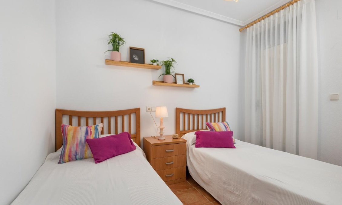 Segunda mano - Apartamento -
Guardamar del Segura - Pueblo