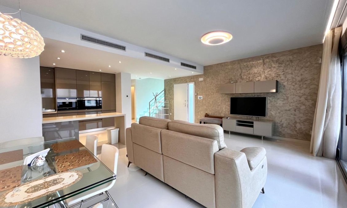 Segunda mano - Villa -
Dehesa de Campoamor - Costa Blanca