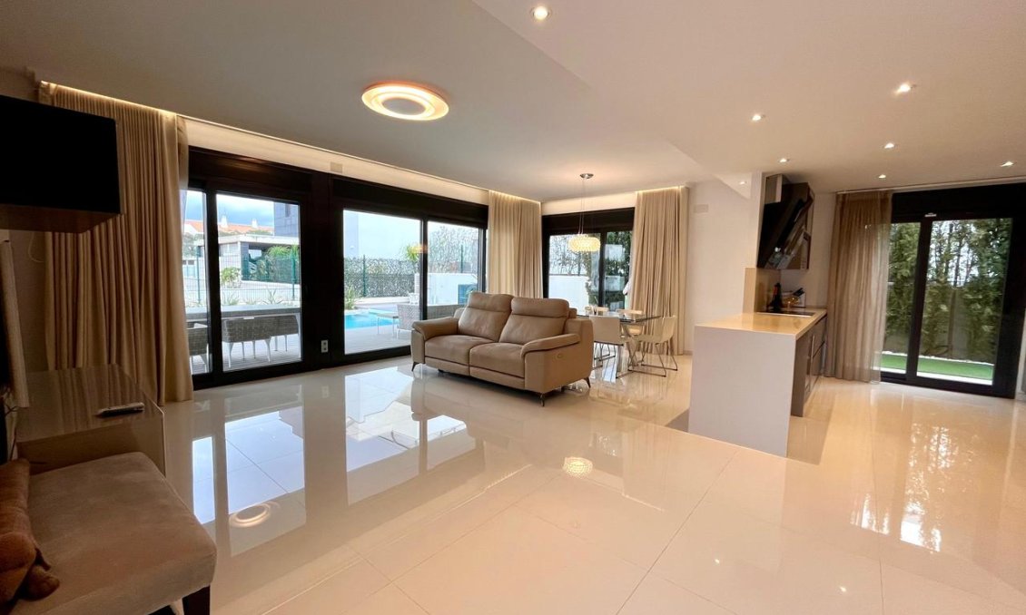 Segunda mano - Villa -
Dehesa de Campoamor - Costa Blanca