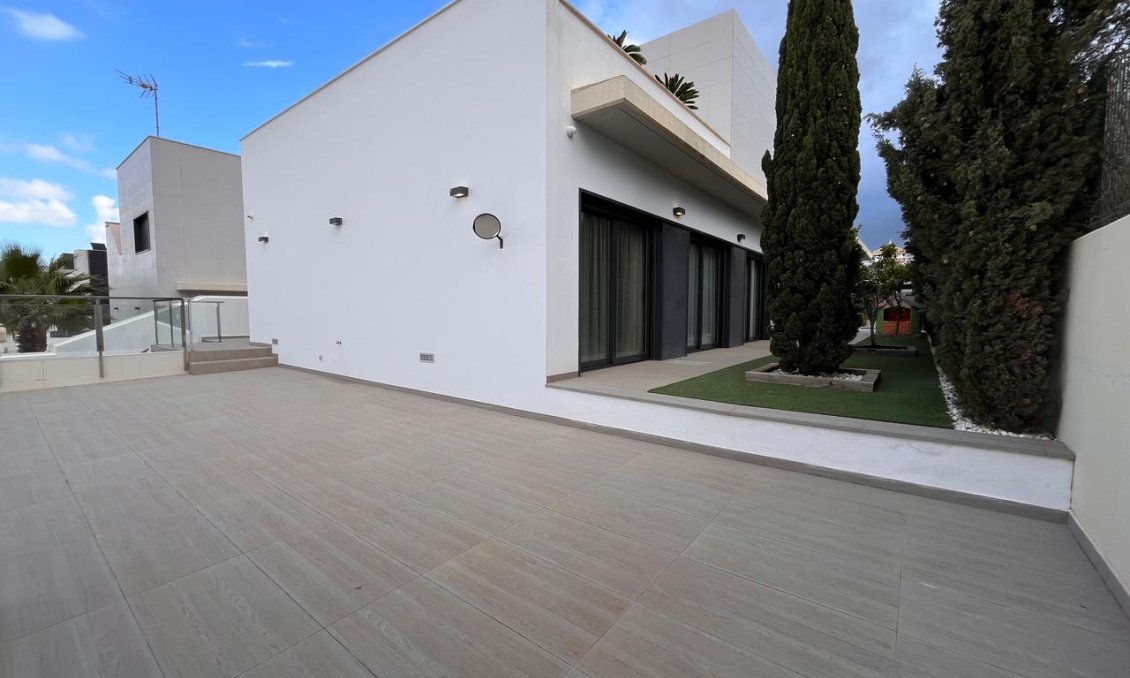 Segunda mano - Villa -
Dehesa de Campoamor - Costa Blanca