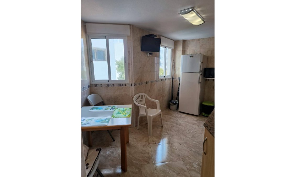 Használt Ingatlanok - Apartman -
Torrevieja - Centro