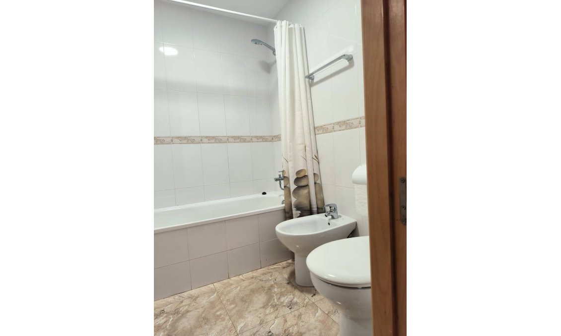 Használt Ingatlanok - Apartman -
Torrevieja - Centro