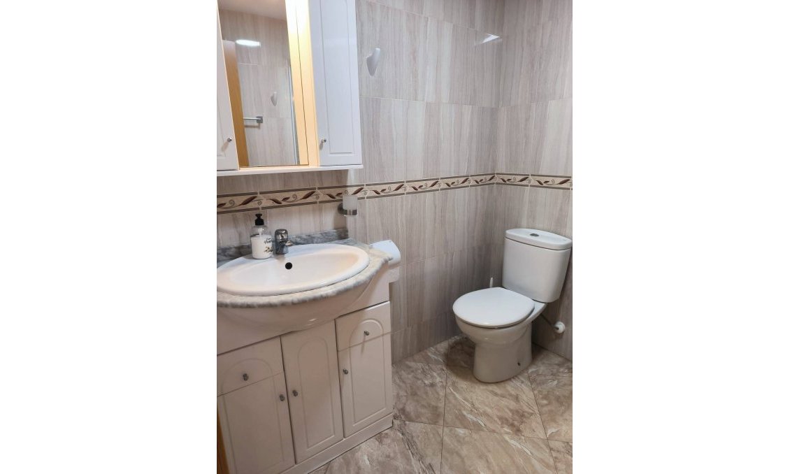 Használt Ingatlanok - Apartman -
Torrevieja - Centro