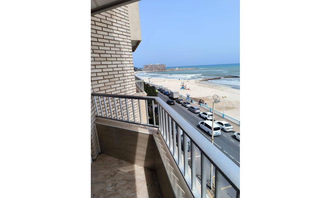 Használt Ingatlanok - Apartman -
Torrevieja - Centro