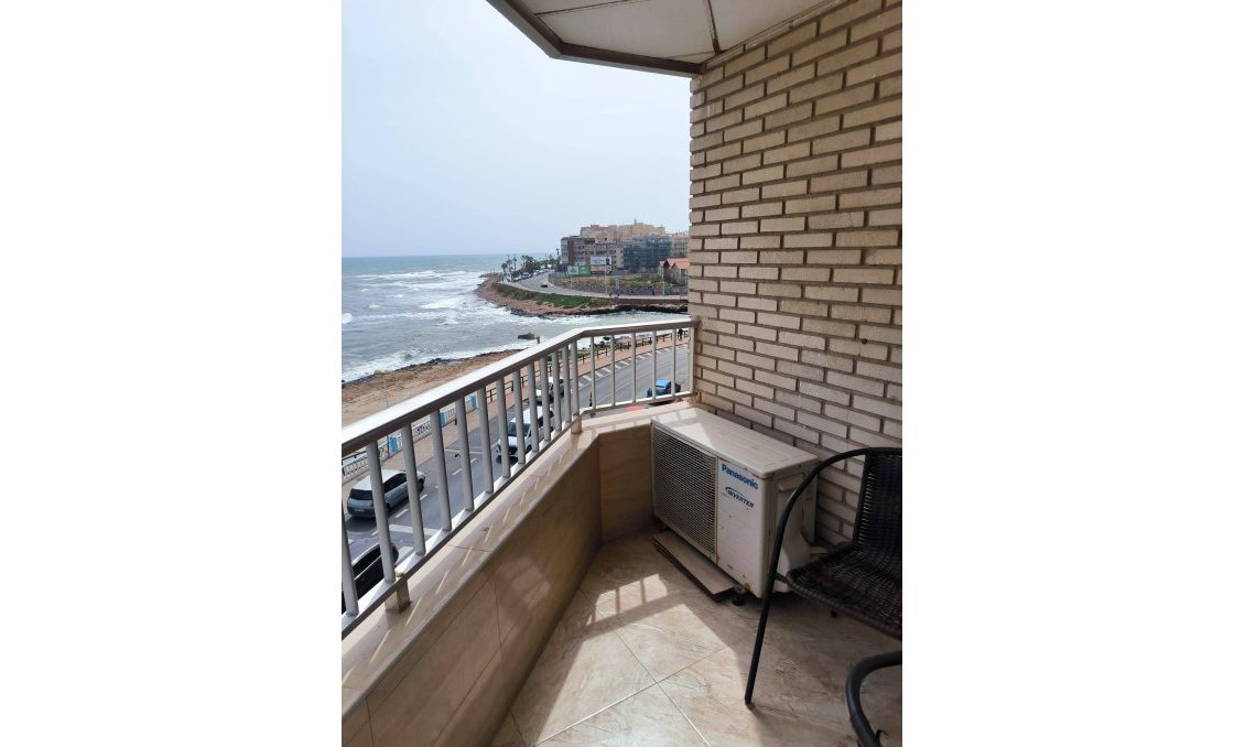 Használt Ingatlanok - Apartman -
Torrevieja - Centro