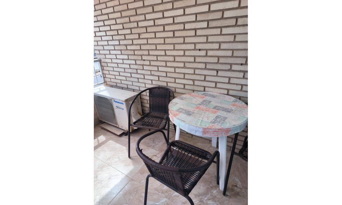 Használt Ingatlanok - Apartman -
Torrevieja - Centro