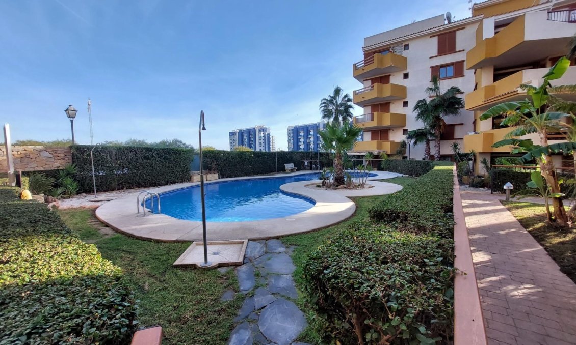 Segunda mano - Apartamento -
Orihuela Costa - Punta Prima