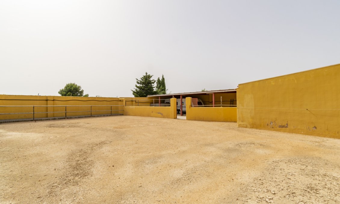 Segunda mano - Villa -
El Beal - Inland