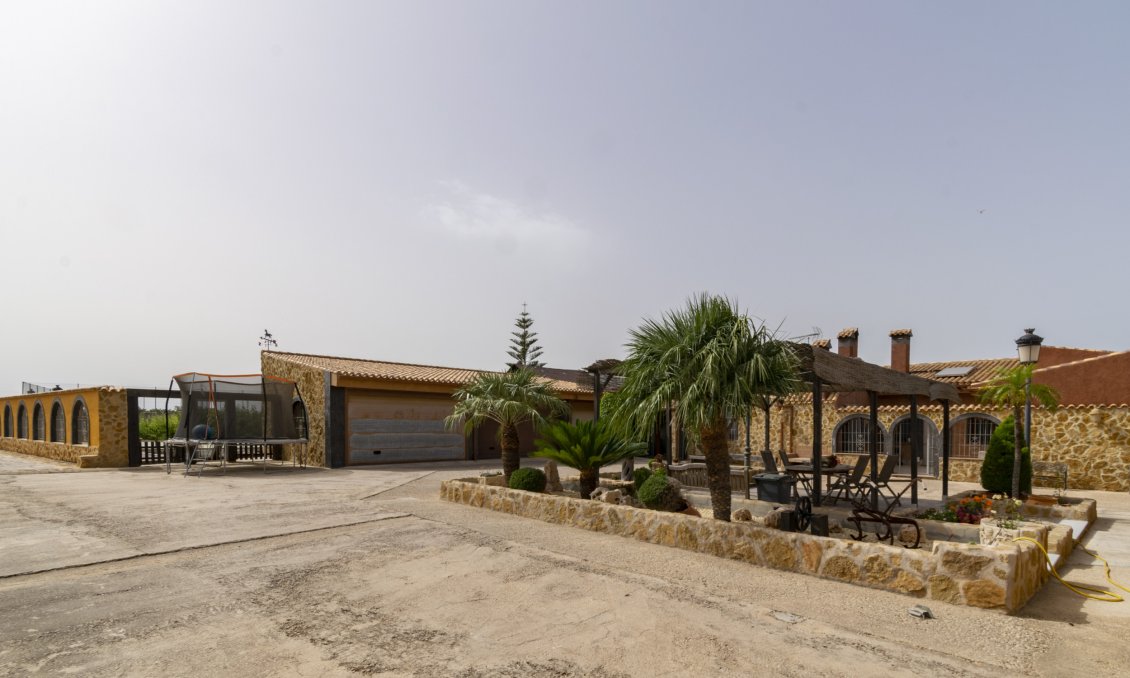 Segunda mano - Villa -
El Beal - Inland