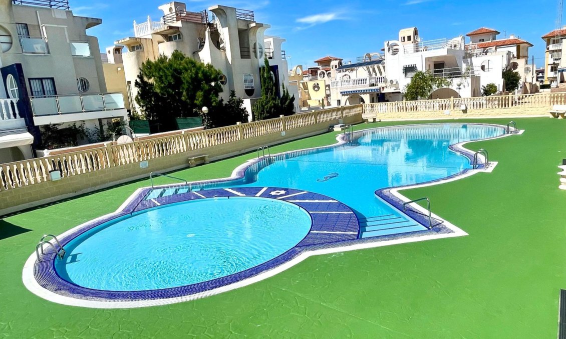 Segunda mano - Apartamento -
Torrevieja - La Mata