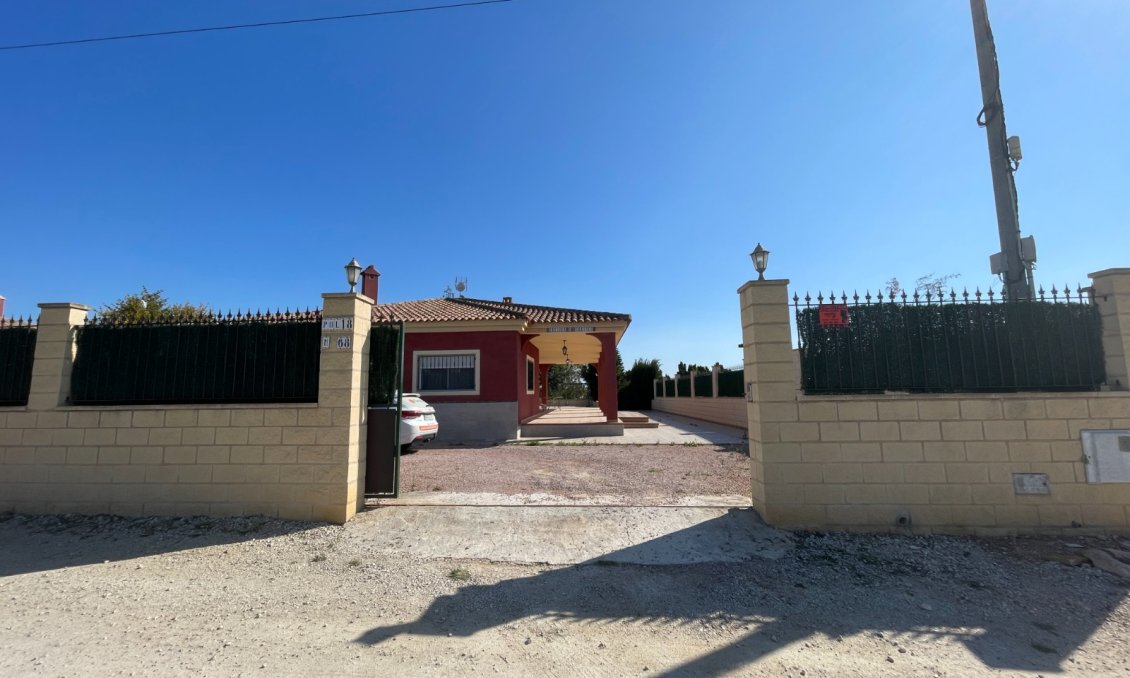 Segunda mano - Villa -
Albatera - Inland