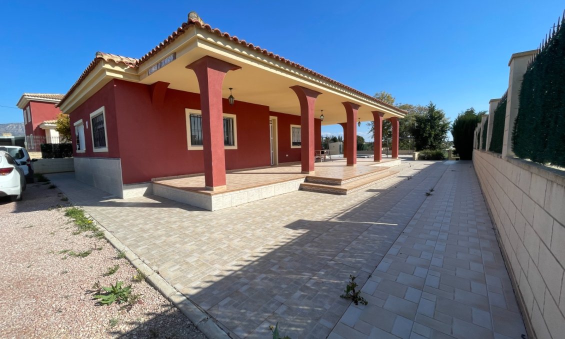 Segunda mano - Villa -
Albatera - Inland