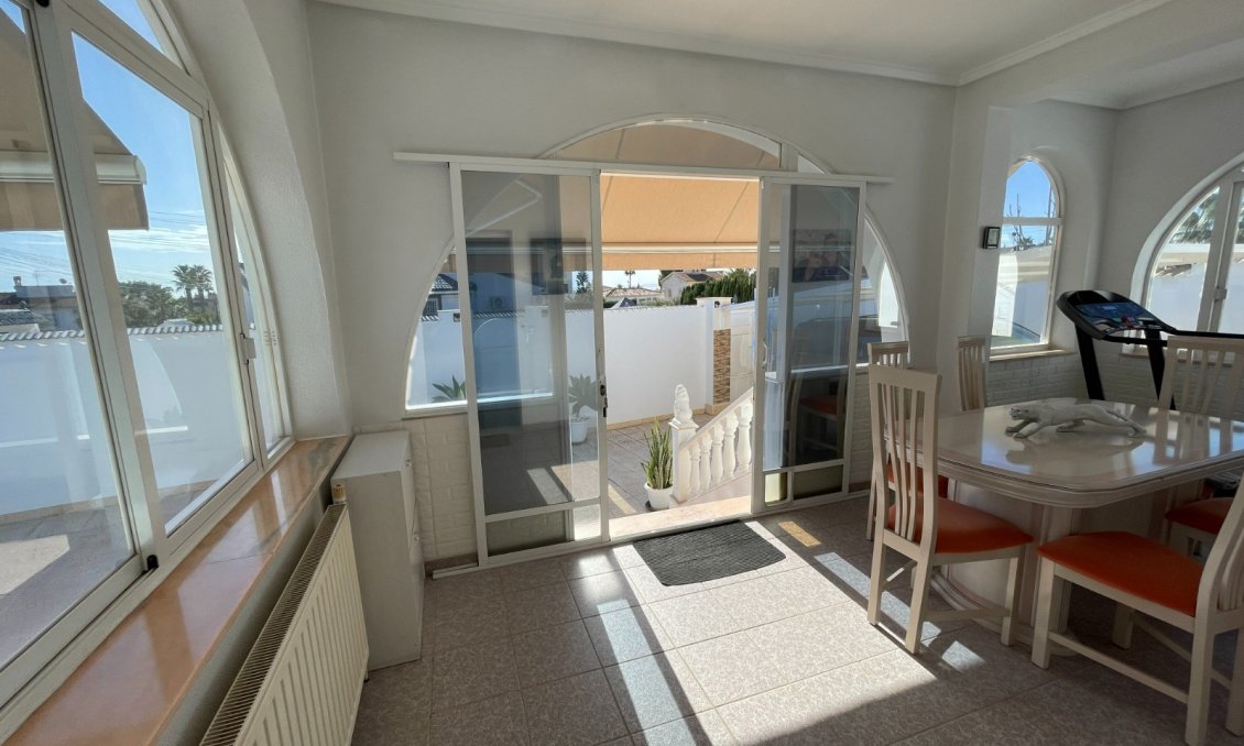 Segunda mano - Villa -
Ciudad Quesada - Costa Blanca